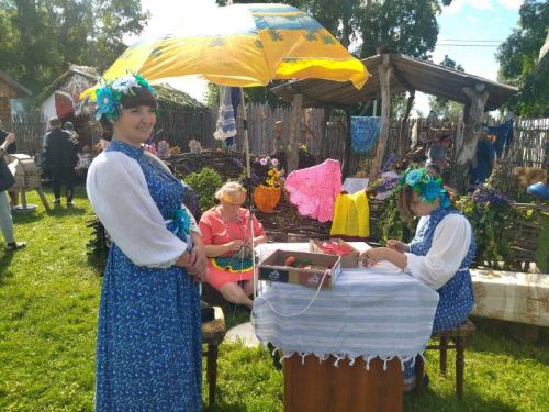 Укажите название.